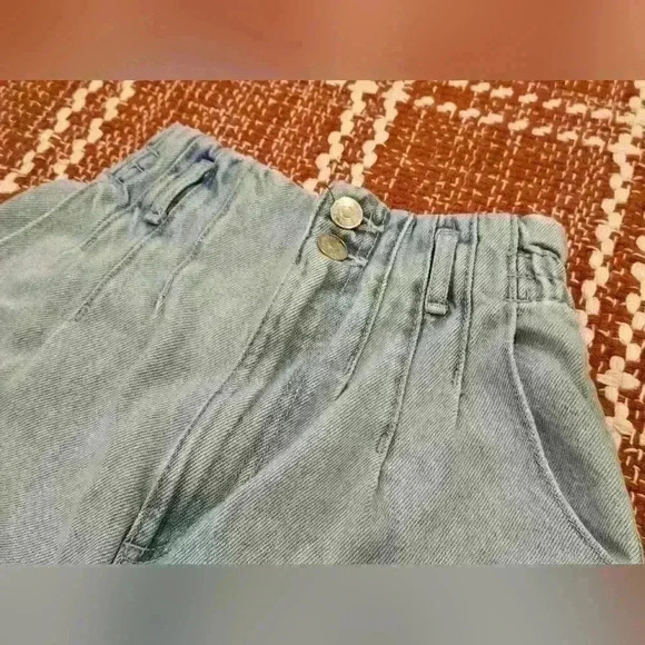 Zara High Waisted Denim Shorts Size 0 - Picture 4 of 9